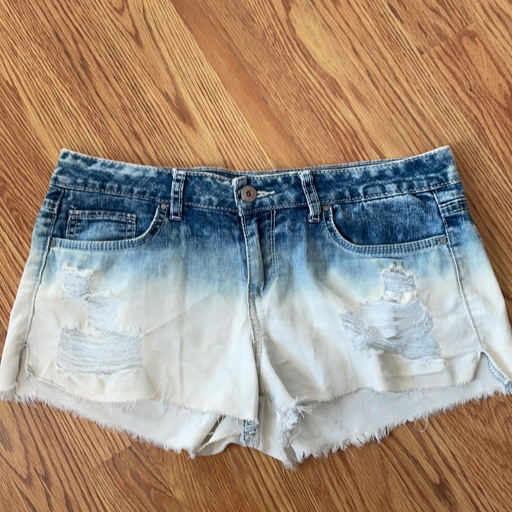 LEI Distressed Jean Shorts Sz 9 Ashley Low Rise